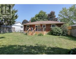 18 CHISHOLM DRIVE - 10