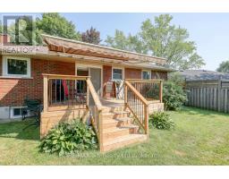 18 CHISHOLM DRIVE - 14
