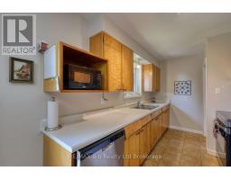 18 CHISHOLM DRIVE - 27