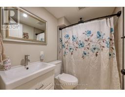 18 CHISHOLM DRIVE - 37