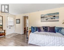 17 POTTERS ROAD - 6