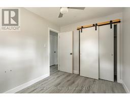 32A GLENDALE DRIVE - 16