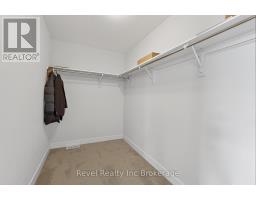 32 SUTHERLAND CRESCENT - 29