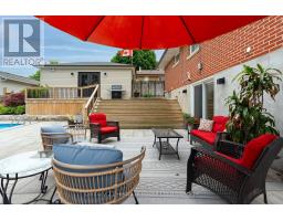462 RIVERCREST DRIVE - 44