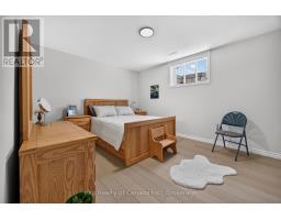 21 EVYLEAN COURT - 23