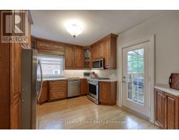 763 WILTON CRESCENT - 13