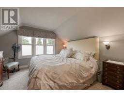 763 WILTON CRESCENT - 24