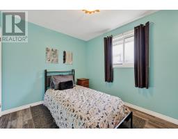 261 SPRINGBANK AVENUE N - 23