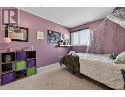 89 LINDSAY ROAD - 24