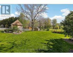 89 LINDSAY ROAD - 37