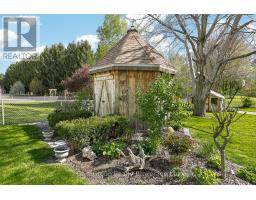 89 LINDSAY ROAD - 43