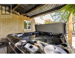 89 LINDSAY ROAD - 47