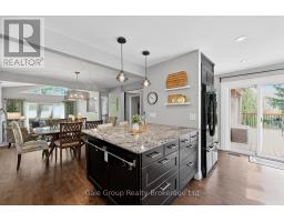 1 SUMMIT CRESCENT - 13