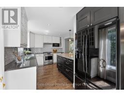 1 SUMMIT CRESCENT - 15