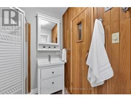 1 SUMMIT CRESCENT - 23