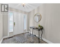 1 SUMMIT CRESCENT - 4