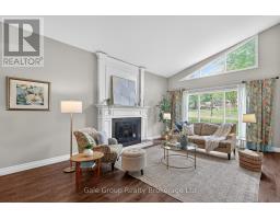 1 SUMMIT CRESCENT - 5