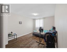 814 - 750 KIPPS LANE - 19