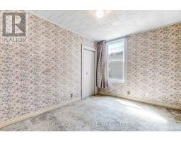 42 MAUD STREET - 13