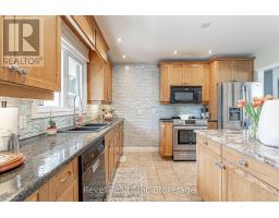 828 WARWICK STREET - 13