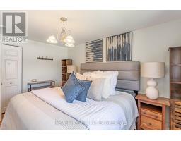 828 WARWICK STREET - 16