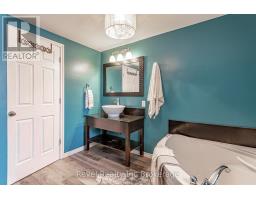 828 WARWICK STREET - 21