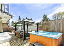 828 WARWICK STREET - 26