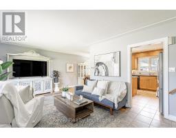 828 WARWICK STREET - 4