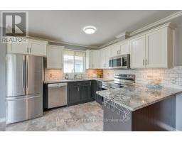 4 KERR CRESCENT - 11