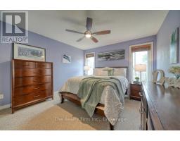 4 KERR CRESCENT - 18