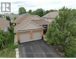 4 KERR CRESCENT - 3