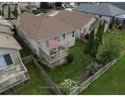 4 KERR CRESCENT - 38