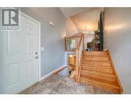 4 KERR CRESCENT - 8