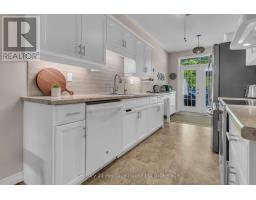 8 - 105 KING STREET - 12