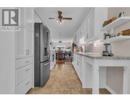 8 - 105 KING STREET - 14