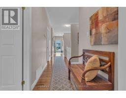 8 - 105 KING STREET - 16