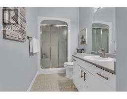 8 - 105 KING STREET - 23