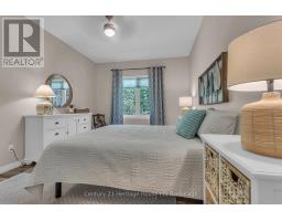 8 - 105 KING STREET - 24