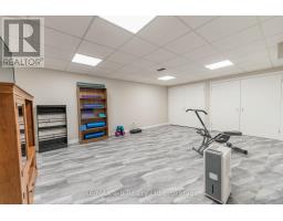 34 LORRAINE AVENUE - 32