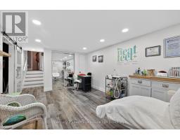 78 LYNDALE CRESCENT - 25