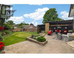 78 LYNDALE CRESCENT - 31