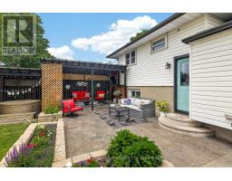 78 LYNDALE CRESCENT - 32