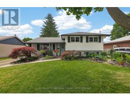 78 LYNDALE CRESCENT - 4