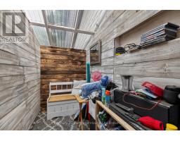 78 LYNDALE CRESCENT - 44