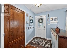 78 LYNDALE CRESCENT - 6