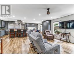 28 PEGGY AVENUE - 12