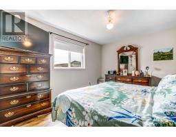 28 PEGGY AVENUE - 16