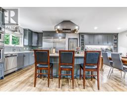28 PEGGY AVENUE - 7