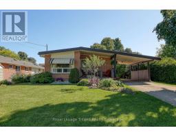 272 BRENDA CRESCENT - 1