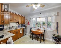 272 BRENDA CRESCENT - 6